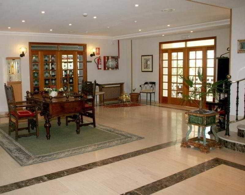 De 3*
